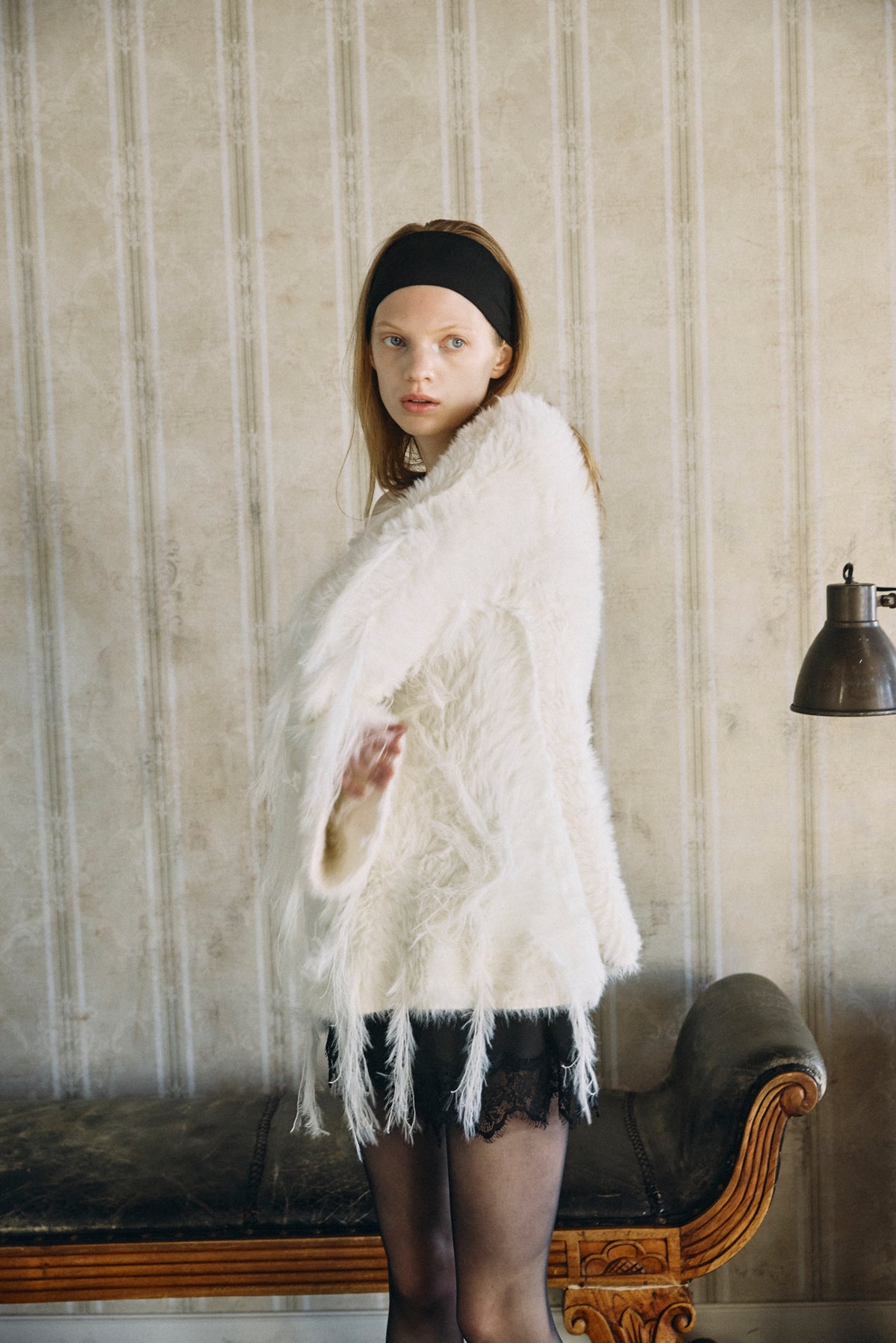 【予定商品】Off Shoulder Feather Knit