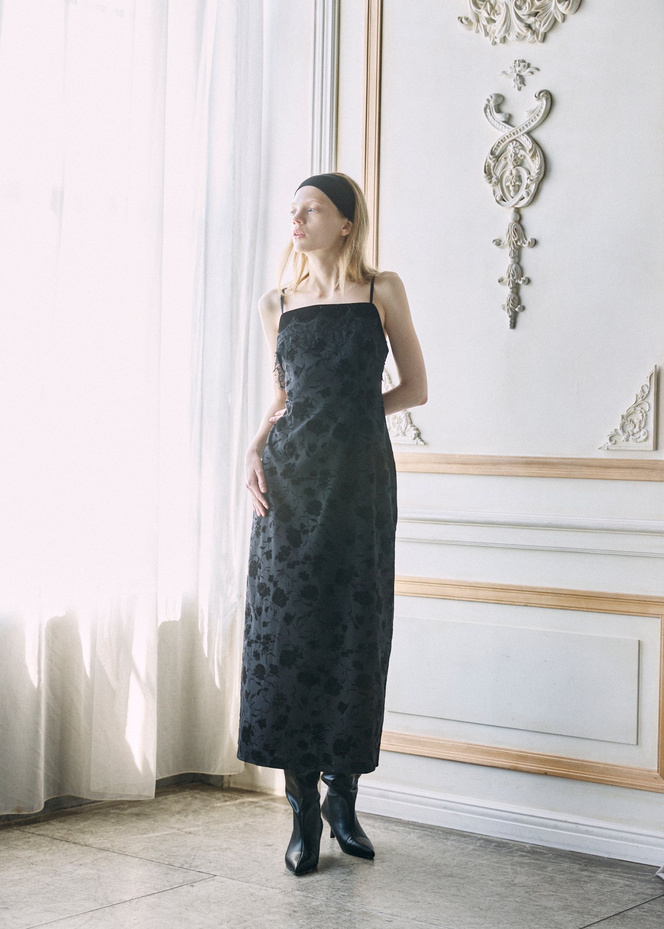 【予約商品】Velour Flower Cami Dress