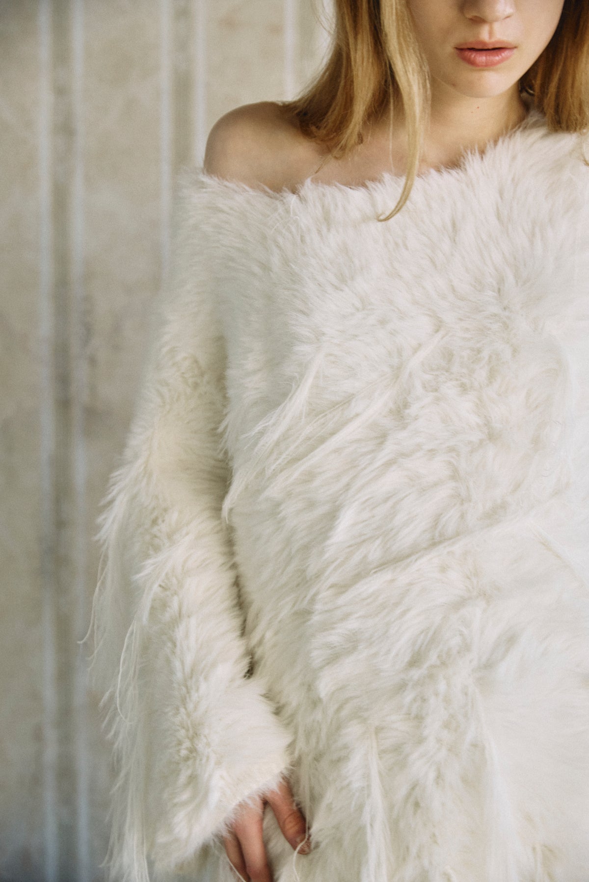 【予定商品】Off Shoulder Feather Knit