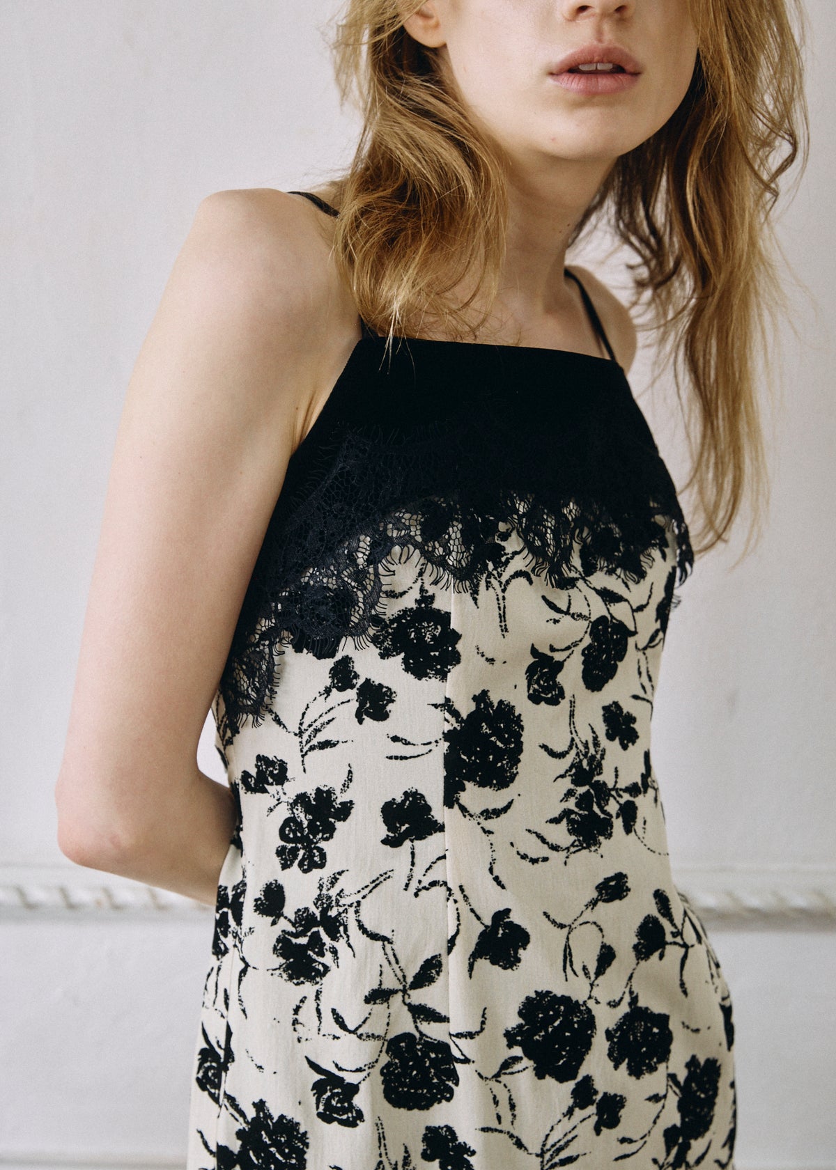 【予約商品】Velour Flower Cami Dress