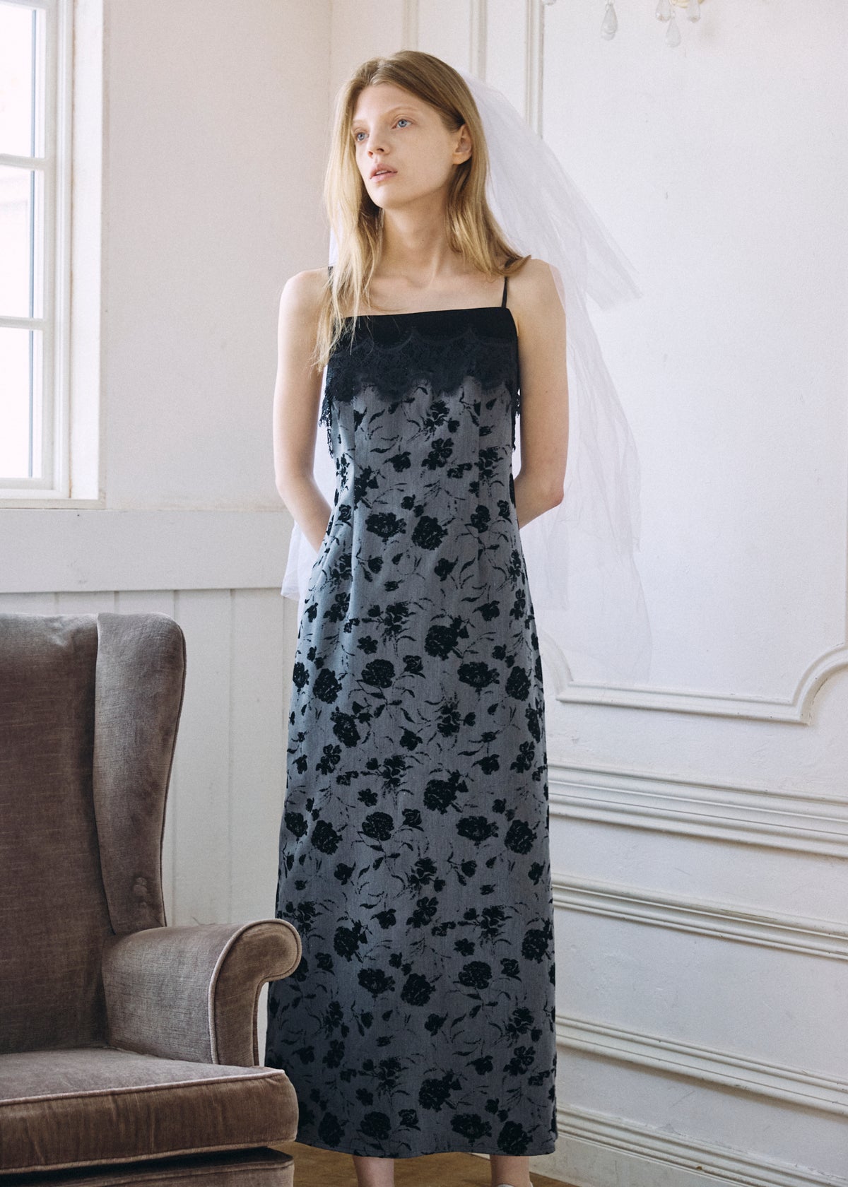 【予約商品】Velour Flower Cami Dress