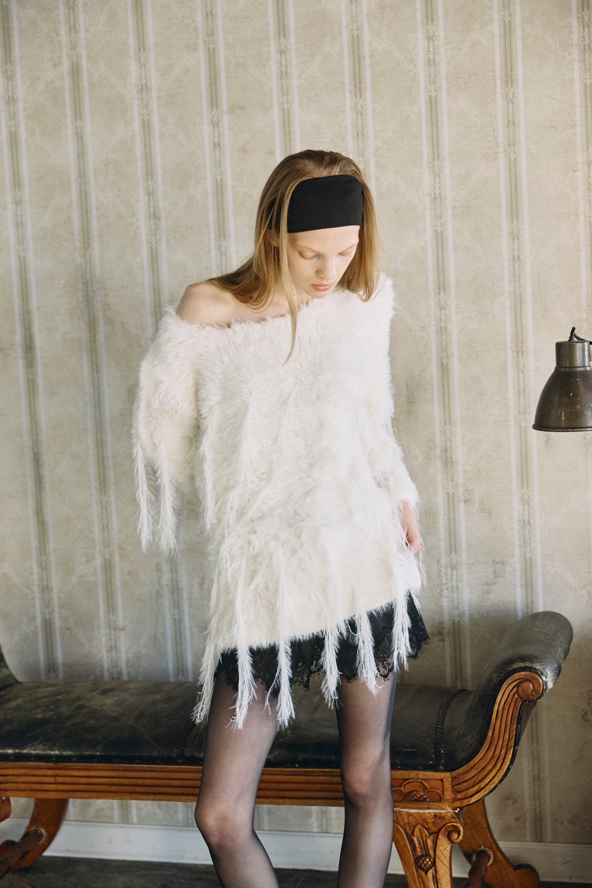 【予定商品】Off Shoulder Feather Knit