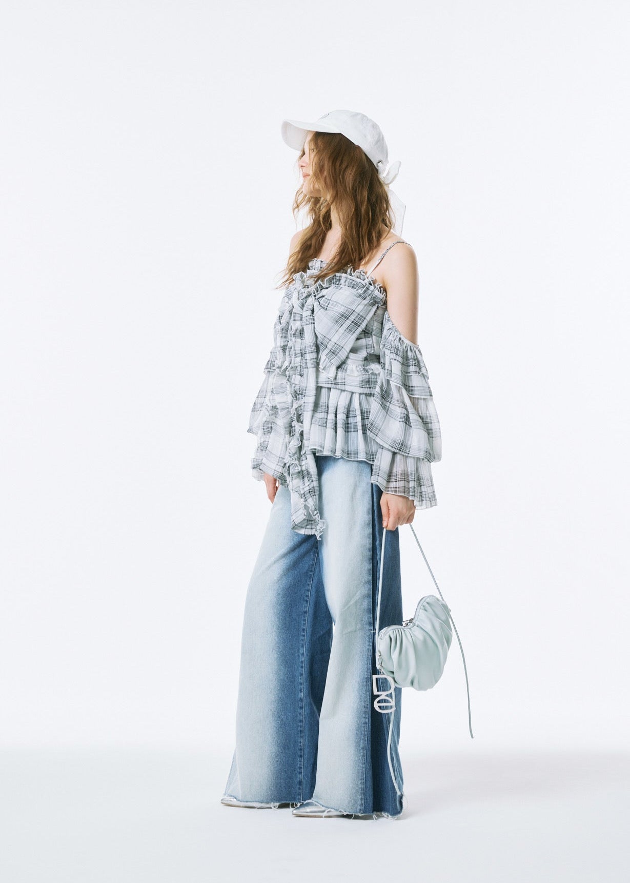 Side-Tuck Wide Denim