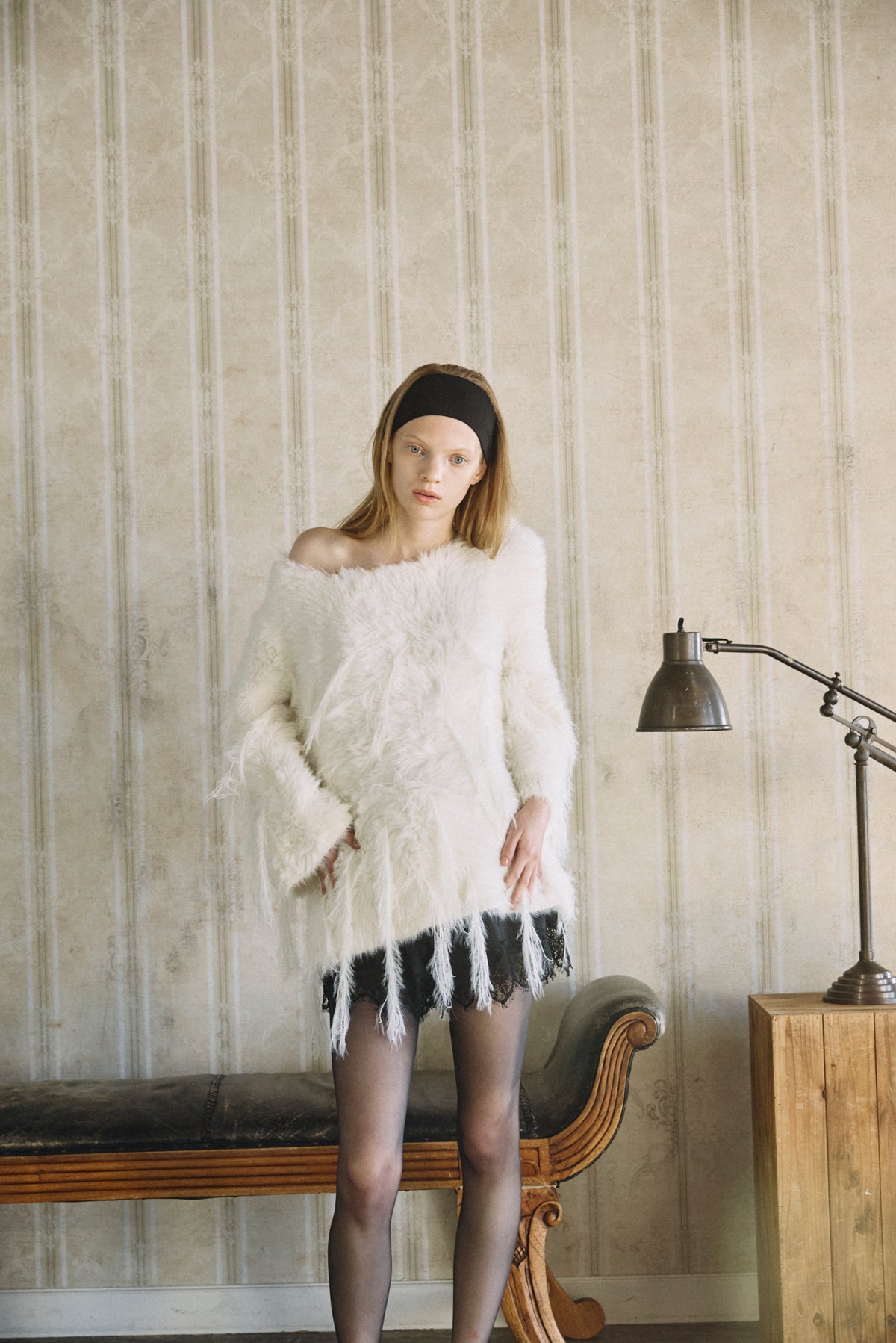 【予定商品】Off Shoulder Feather Knit