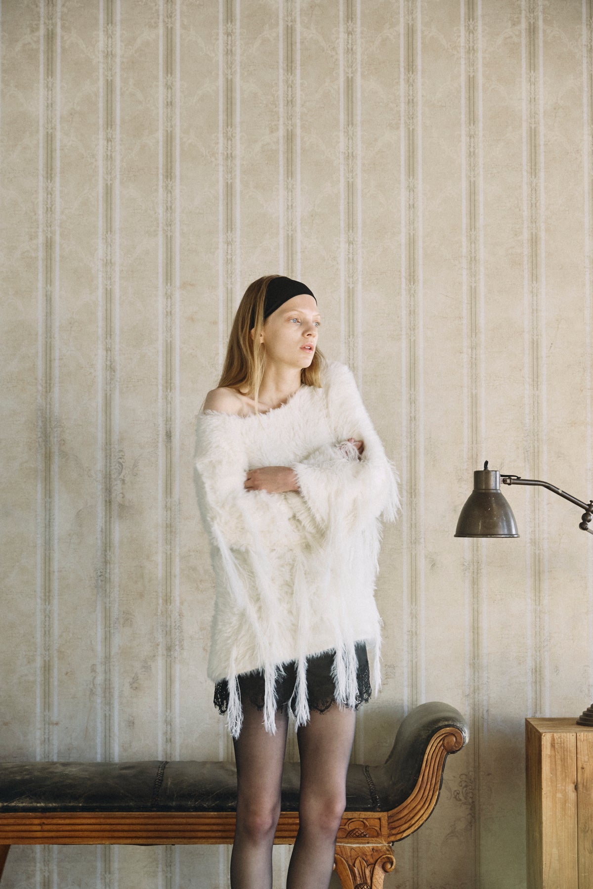 【予定商品】Off Shoulder Feather Knit