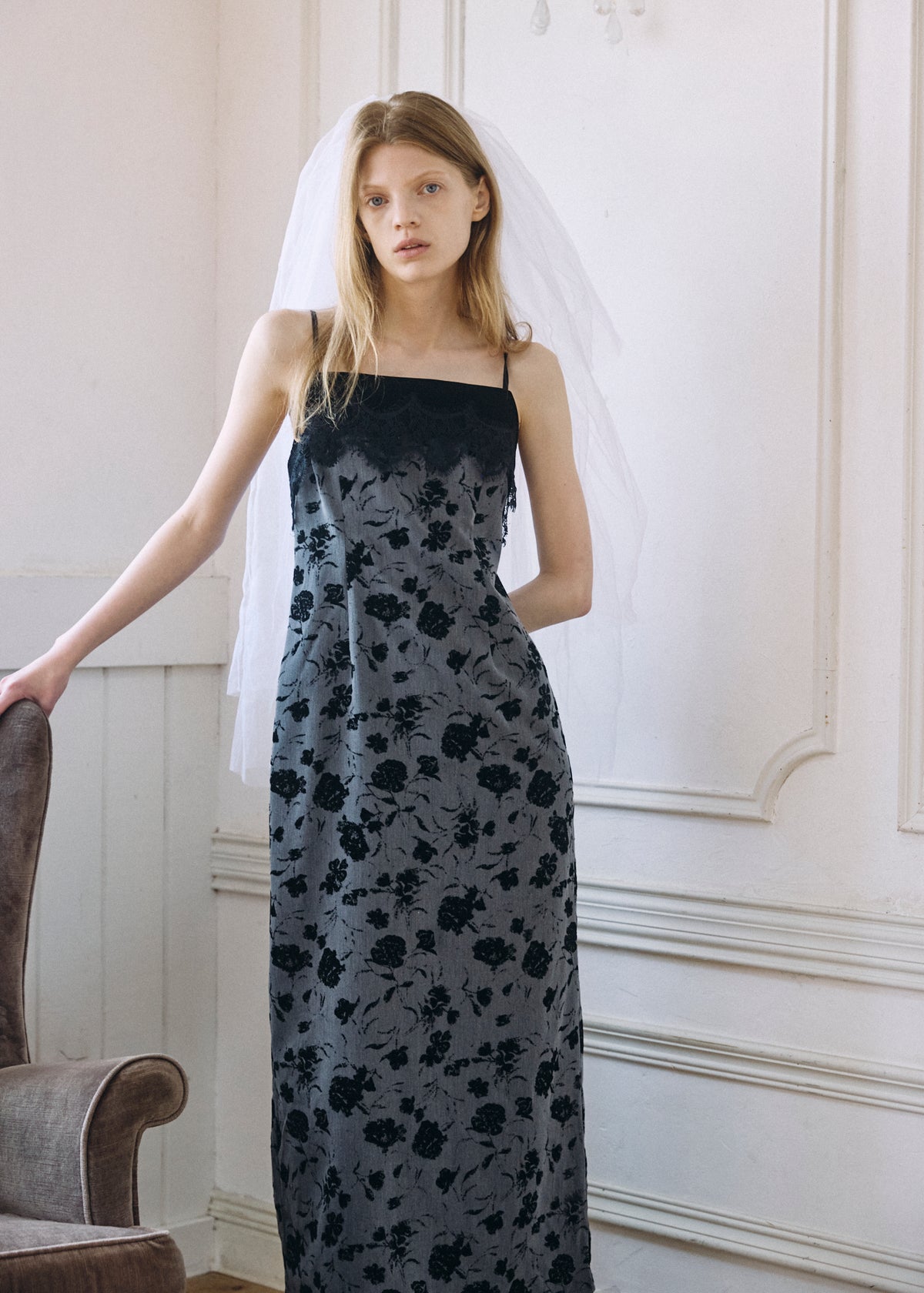 【予約商品】Velour Flower Cami Dress