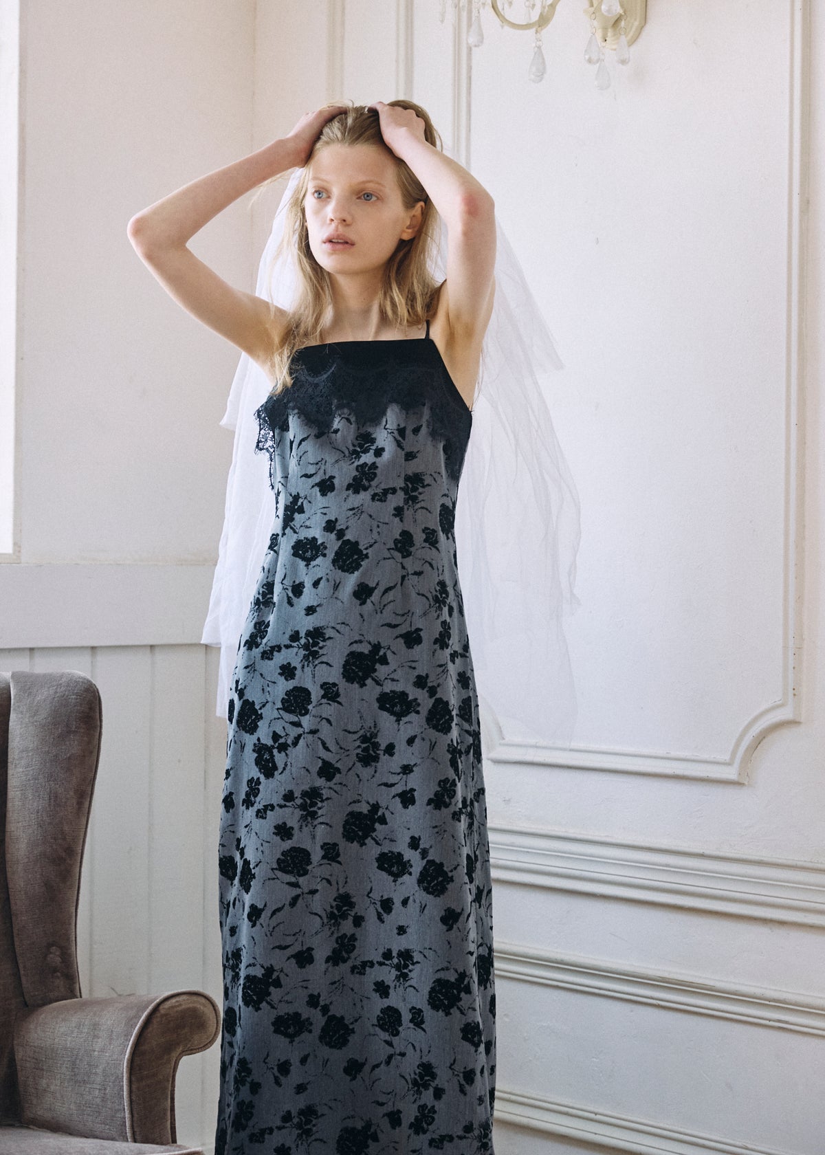 【予約商品】Velour Flower Cami Dress