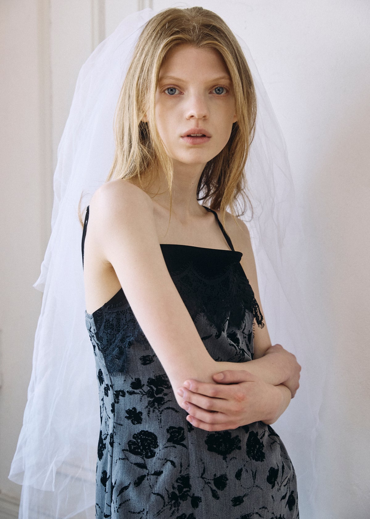 【予約商品】Velour Flower Cami Dress