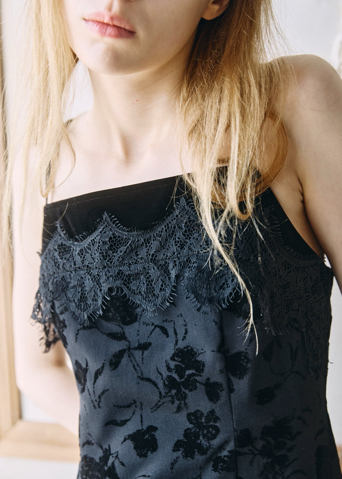 【予約商品】Velour Flower Cami Dress