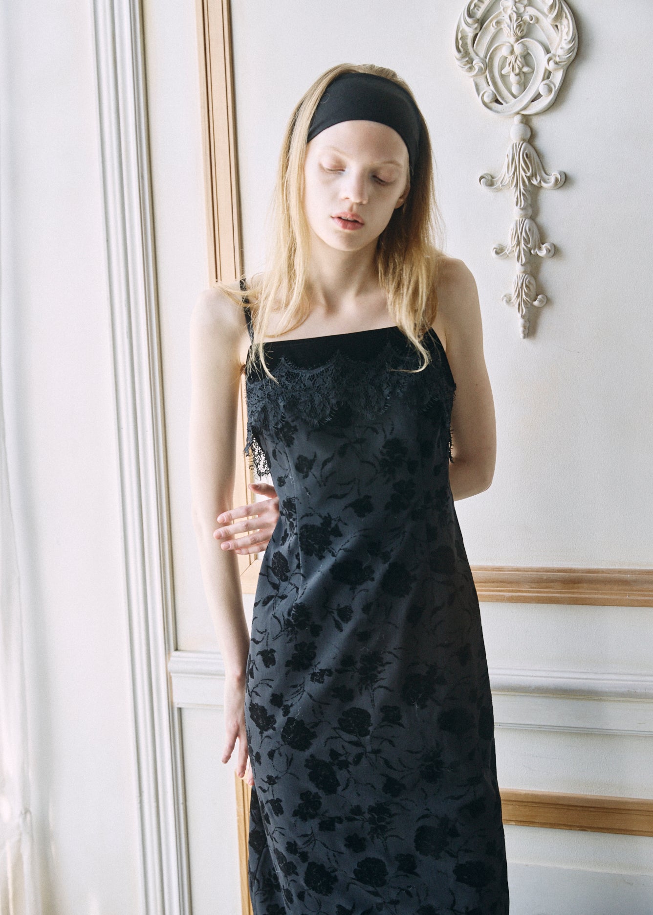 【予約商品】Velour Flower Cami Dress