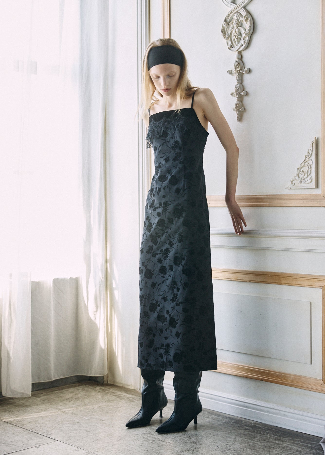 【予約商品】Velour Flower Cami Dress