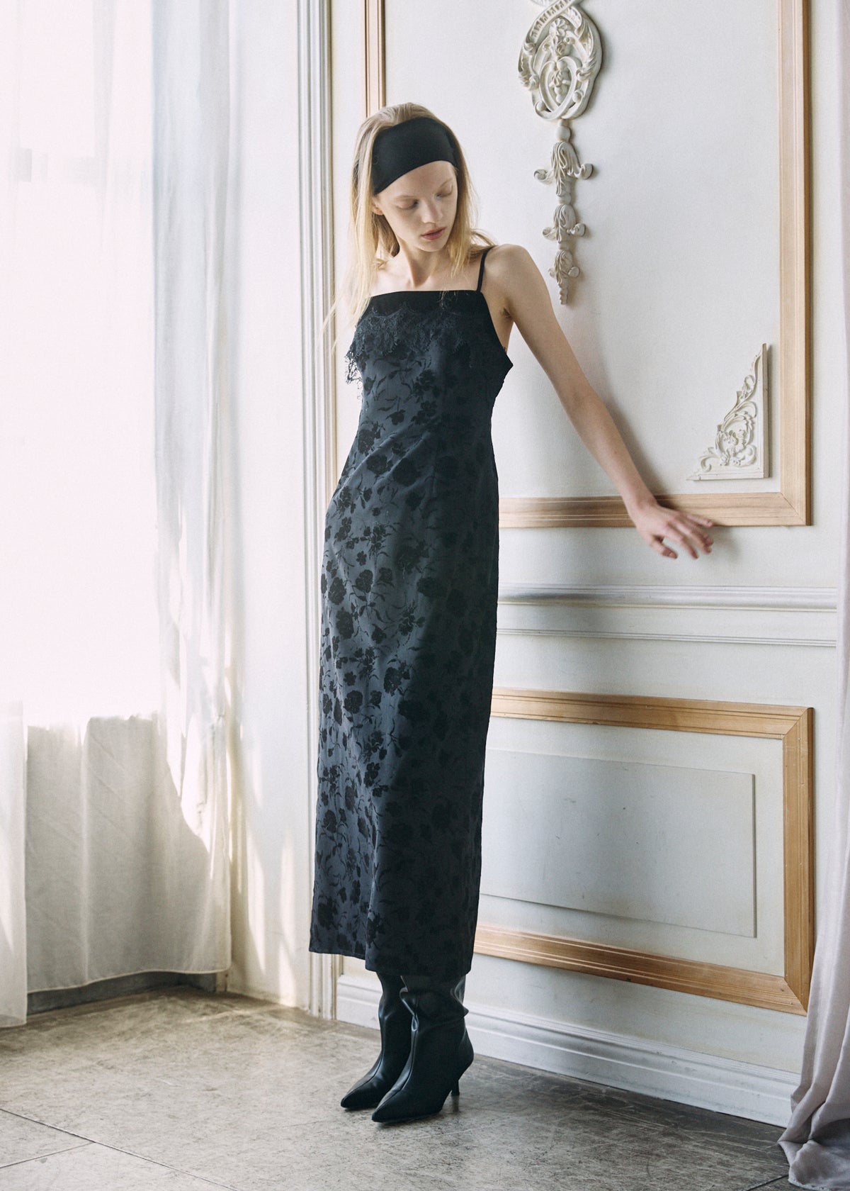 【予約商品】Velour Flower Cami Dress