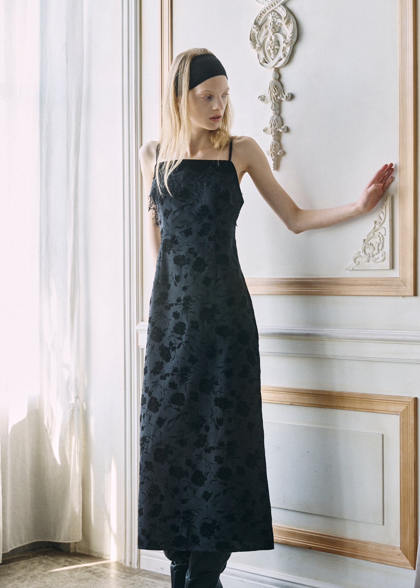 【予約商品】Velour Flower Cami Dress