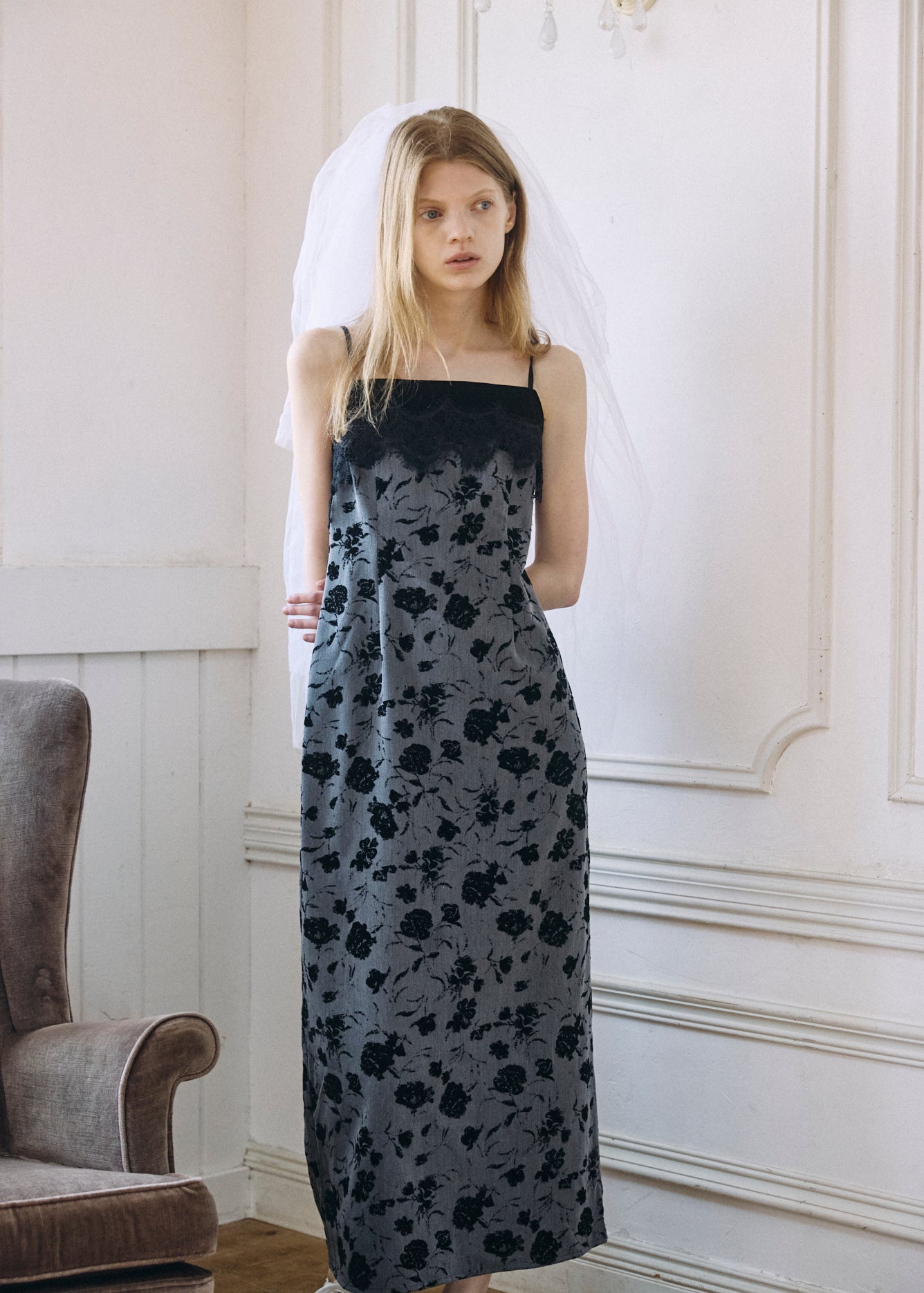 【予約商品】Velour Flower Cami Dress