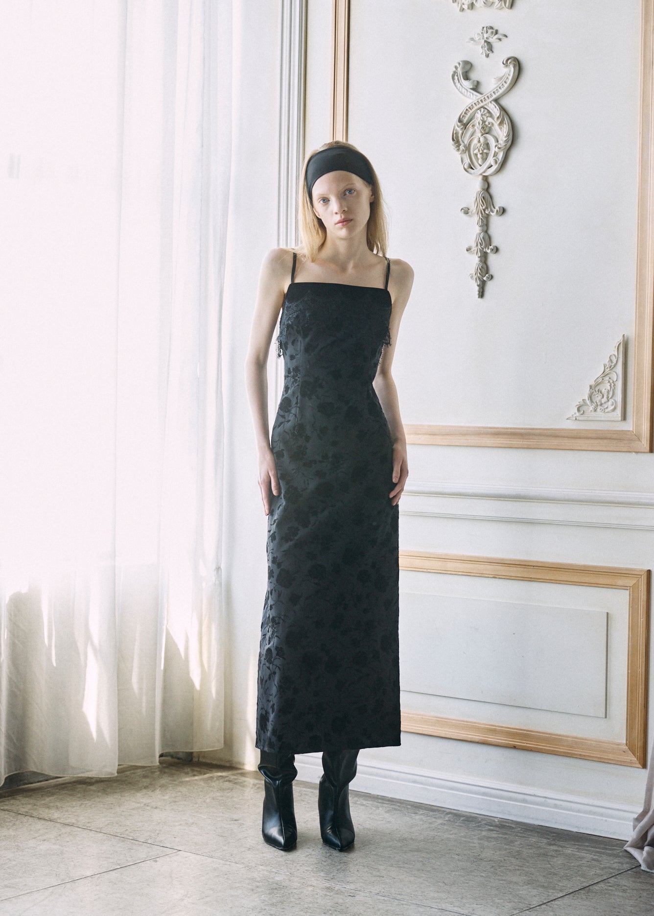 【予約商品】Velour Flower Cami Dress