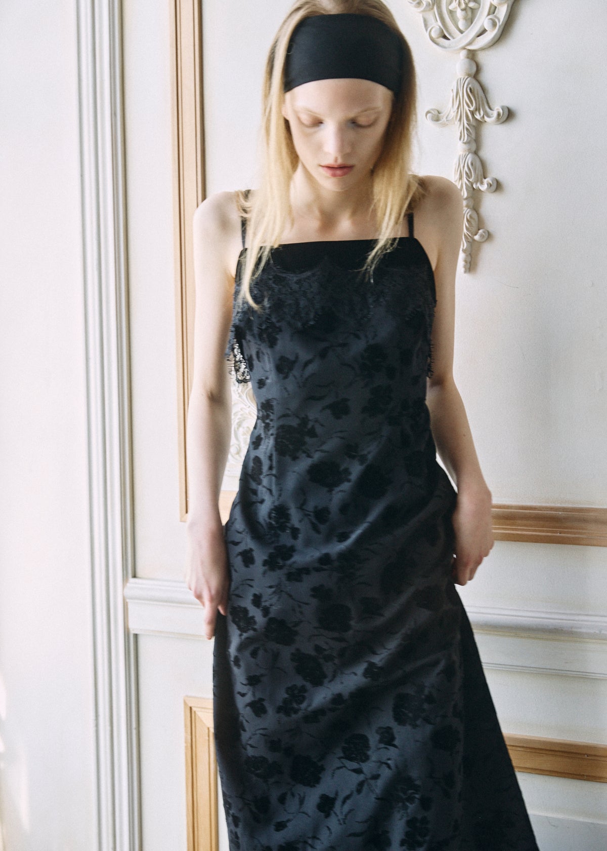 【予約商品】Velour Flower Cami Dress