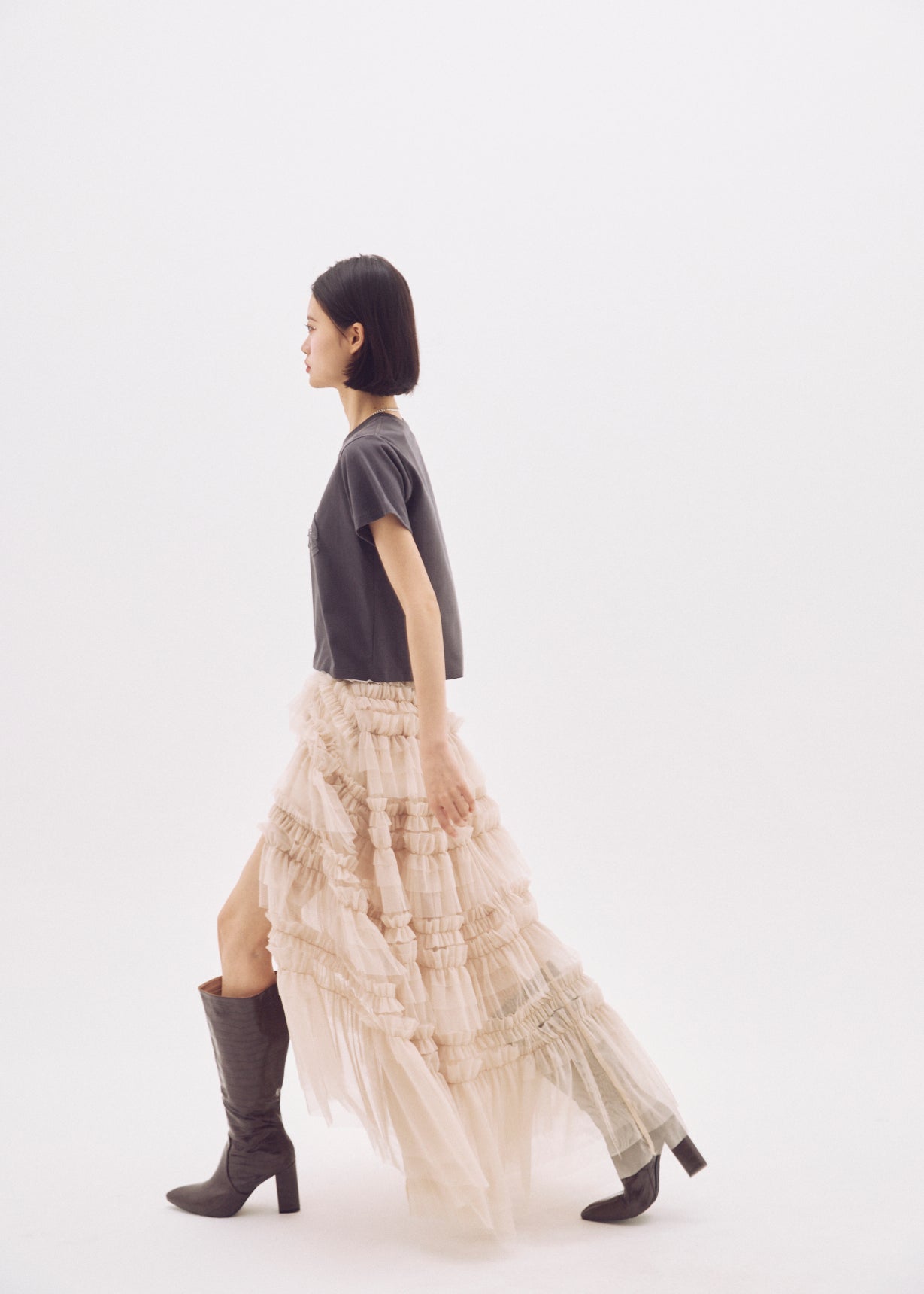 Slit Frilled Tulle Skirt